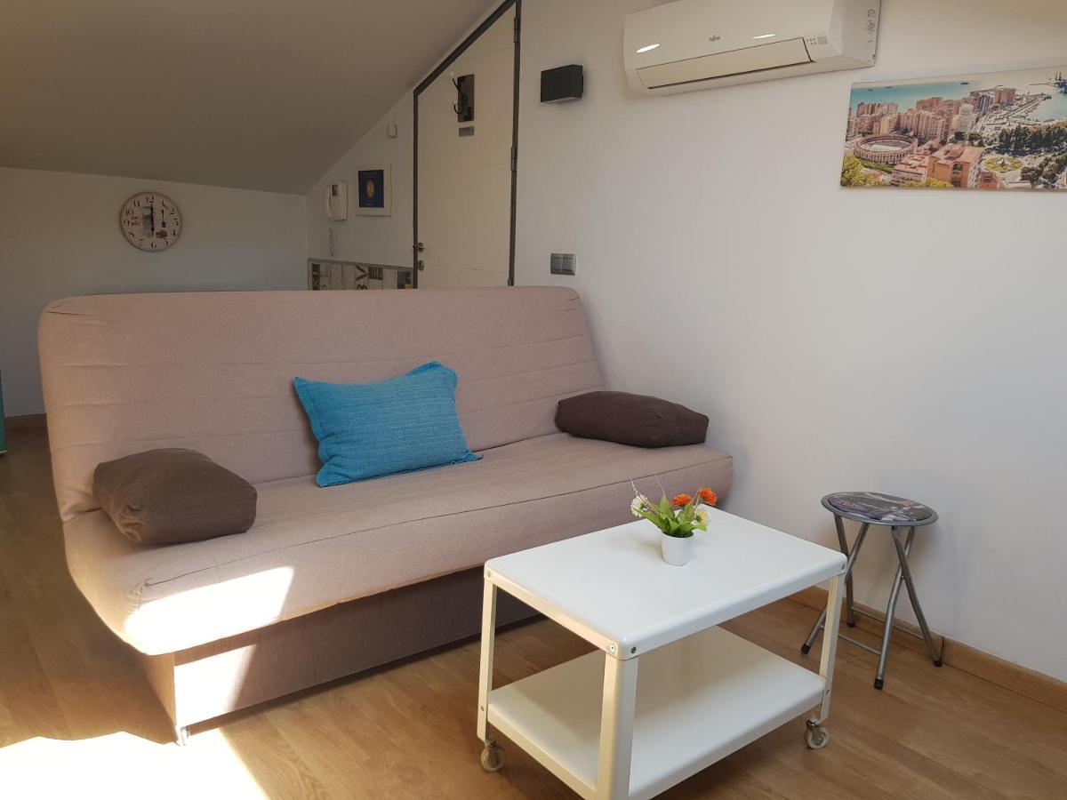 Apartamentos Momas La Casa De Mama Малага Екстер'єр фото