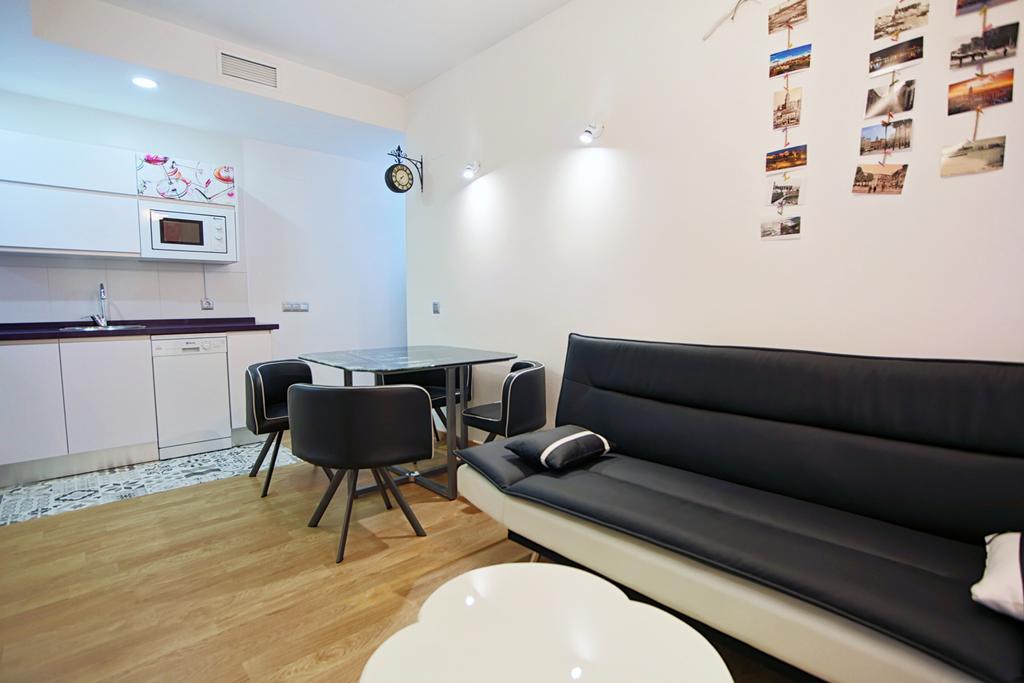 Apartamentos Momas La Casa De Mama Малага Екстер'єр фото