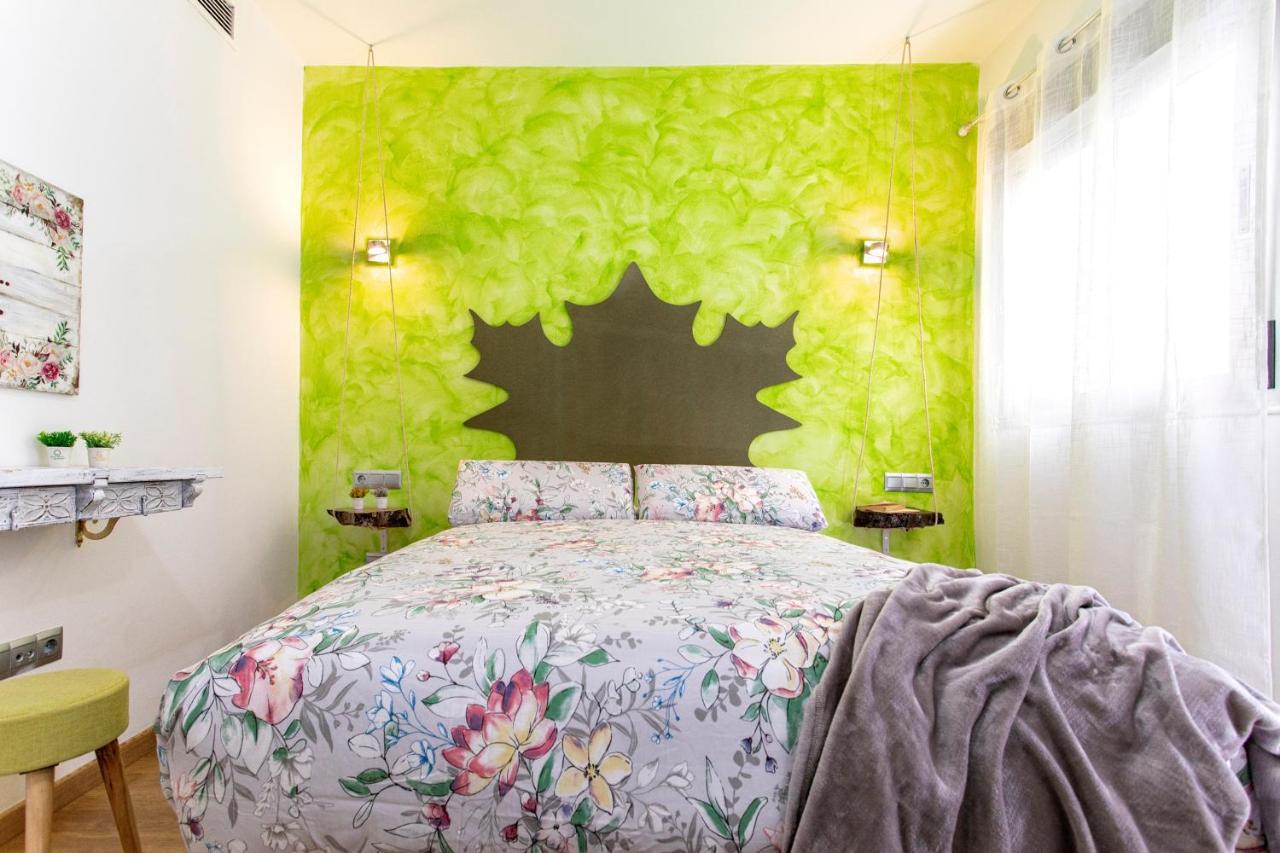 Apartamentos Momas La Casa De Mama Малага Екстер'єр фото